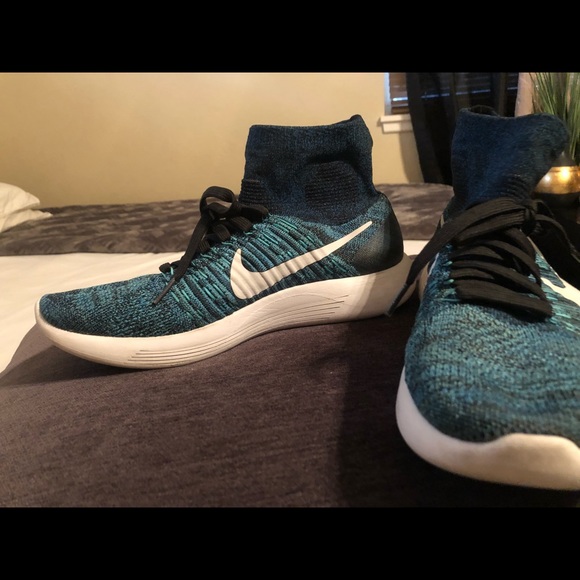 Men’s Nike shoes - Picture 2 of 4